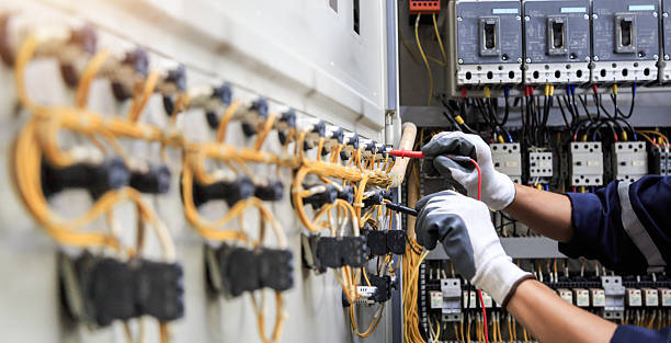 Professional Electrician technician working in Sullivan City, TX